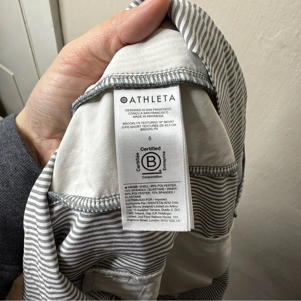 Athleta Gray White Striped Brooklyn Textured 16” Skort Outdoor Tennis Golf